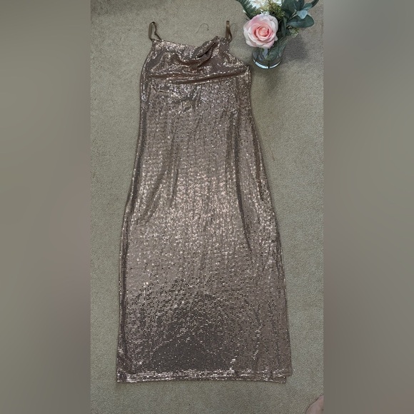 ✨ Bebe Metallic Sequin Slip Dress – Size L ✨ Rose Gold| New Without Tags - Picture 7 of 12